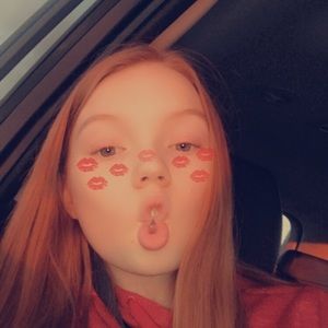 Meet your Posher, Alexia